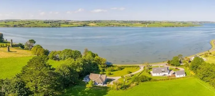 2 Bed Waterfront - Close To Courtmacsherry Ferienhaus