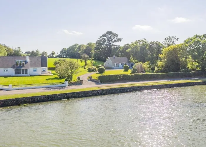 2 Bed Waterfront - Close To Courtmacsherry *