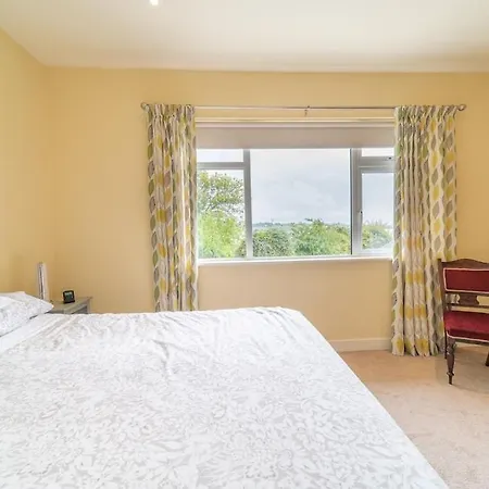 Дом отдыха 2 Bed Waterfront - Close To Courtmacsherry Корк