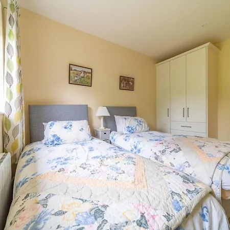 2 Bed Waterfront - Close To Courtmacsherry *