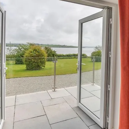 Дом отдыха 2 Bed Waterfront - Close To Courtmacsherry